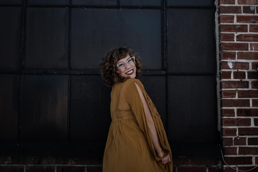 Photo mustard dress
